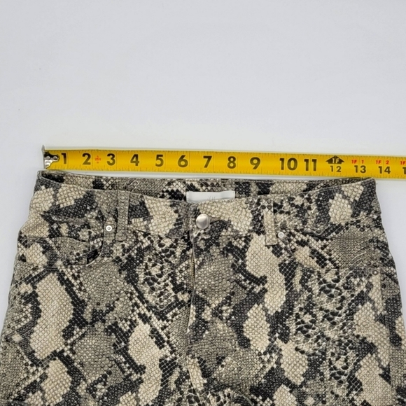 H&M Snakeskin Sexy Stretch Short Shorts Sz 6 - Picture 5 of 7